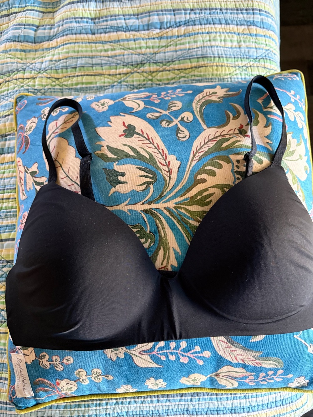 Victoria's Secret 36C Black Smooth T-Shirt Lightly Lined Lifting Wireless Bra